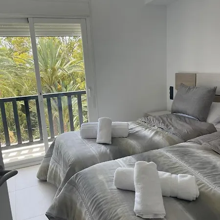 Stunning With Sea Views & Jacuzzi *