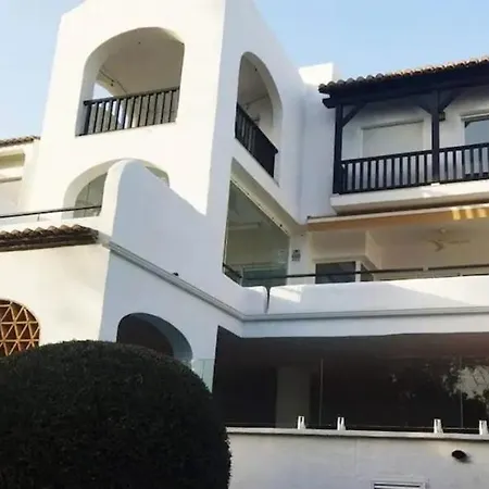 Stunning With Sea Views & Jacuzzi *
