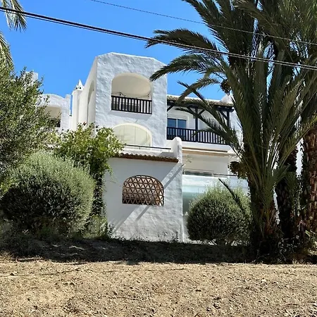 Villa Stunning With Sea Views & Jacuzzi *