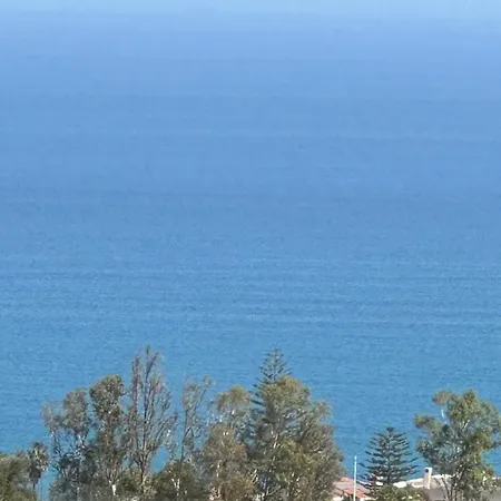 Stunning With Sea Views & Jacuzzi